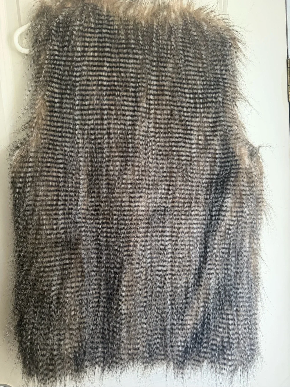 Ellie & Kate Faux Fur Vest in Taupe s/M boho western elegant indie